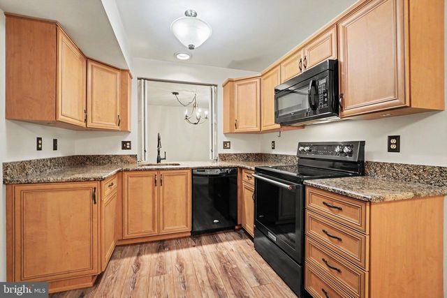 515 ROSLAIRE DR, Hummelstown, PA 17036