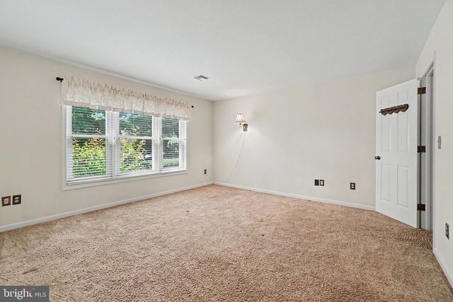 515 ROSLAIRE DR, Hummelstown, PA 17036