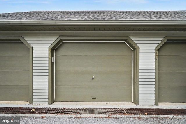 515 ROSLAIRE DR, Hummelstown, PA 17036