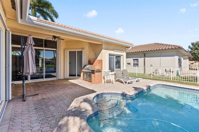 16364 NW 14th Street, Pembroke Pines, FL 33028