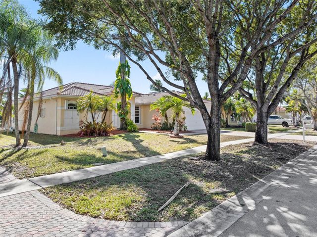 16364 NW 14th Street, Pembroke Pines, FL 33028