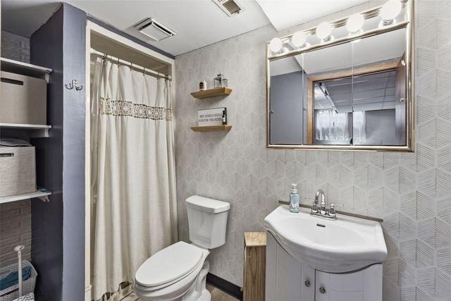 1117 Apple Court, Iowa City, IA 52240