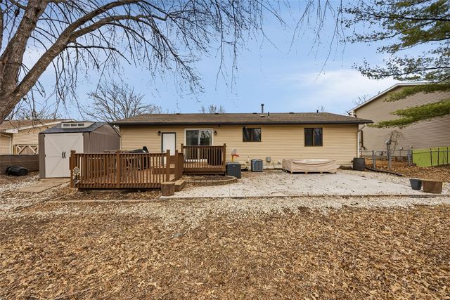 1117 Apple Court, Iowa City, IA 52240