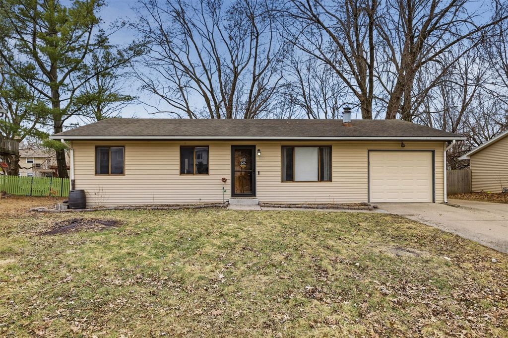 1117 Apple Court, Iowa City, IA 52240