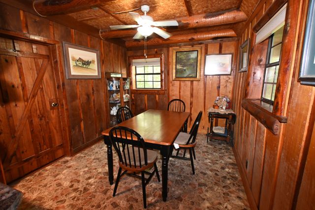 8821 Highway 412, E, Linden, TN 37096