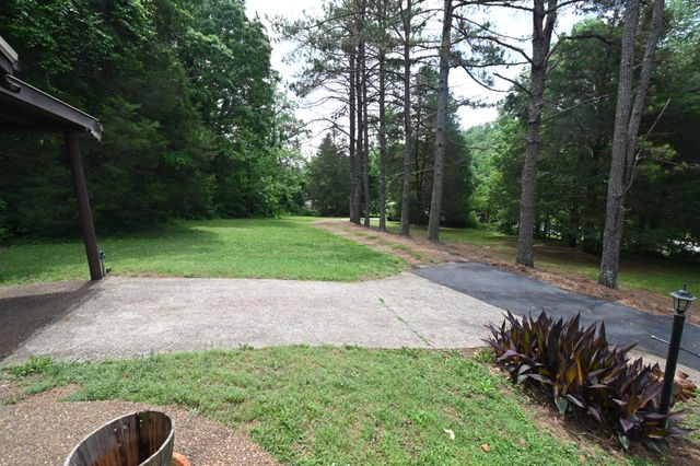 8821 Highway 412, E, Linden, TN 37096
