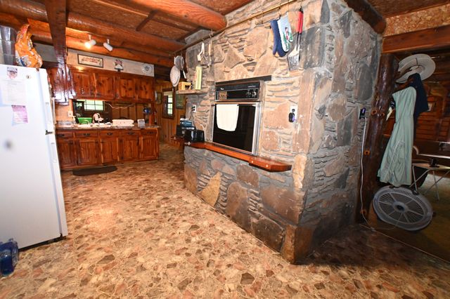 8821 Highway 412, E, Linden, TN 37096