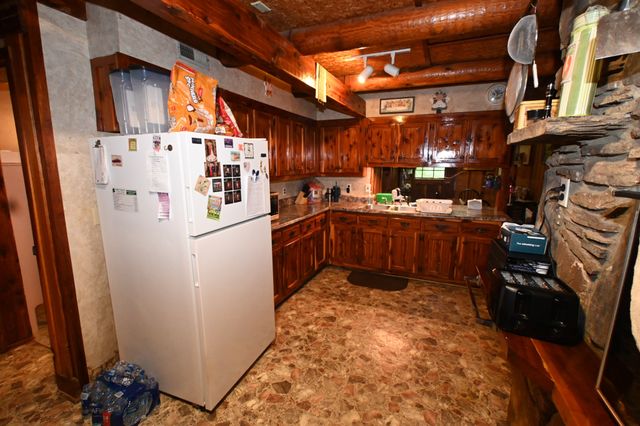 8821 Highway 412, E, Linden, TN 37096