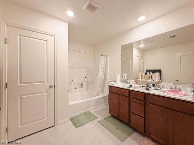 7008 Dandelion Park Avenue, Las Vegas, NV 89113