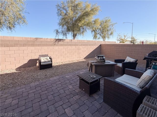 7008 Dandelion Park Avenue, Las Vegas, NV 89113