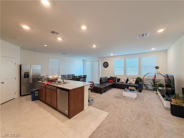 7008 Dandelion Park Avenue, Las Vegas, NV 89113