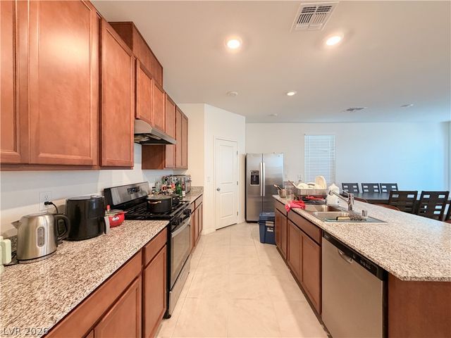 7008 Dandelion Park Avenue, Las Vegas, NV 89113