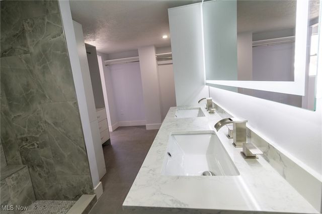 33621 Henwell Road, Columbia Station, OH 44028