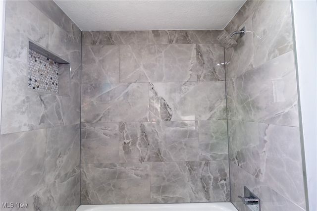 33621 Henwell Road, Columbia Station, OH 44028