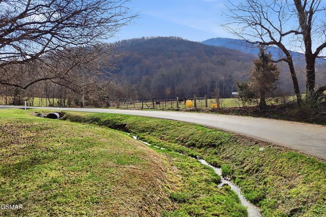 3180 Covemont Road, Sevierville, TN 37862