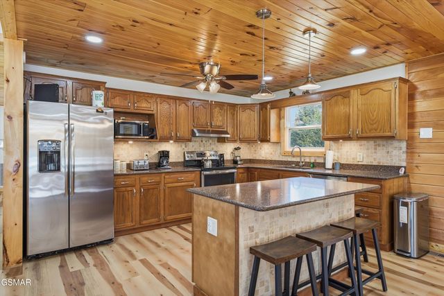 3180 Covemont Road, Sevierville, TN 37862