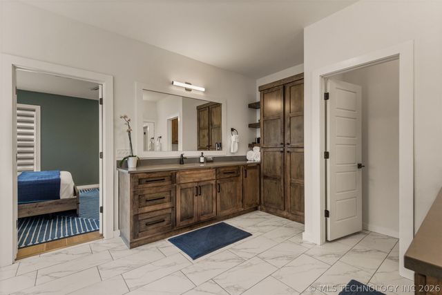 6016 E 127 Place, Bixby, OK 74008