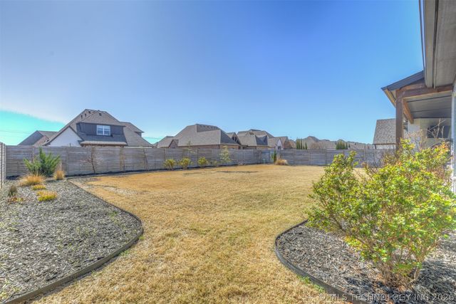 6016 E 127 Place, Bixby, OK 74008