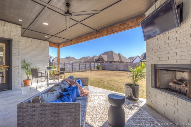 6016 E 127 Place, Bixby, OK 74008