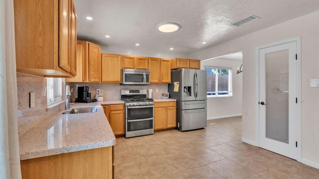 8217 Tina Drive NE, Albuquerque, NM 87109