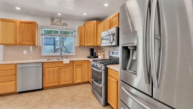 8217 Tina Drive NE, Albuquerque, NM 87109