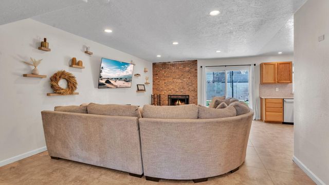 8217 Tina Drive NE, Albuquerque, NM 87109