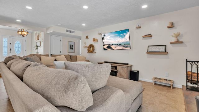 8217 Tina Drive NE, Albuquerque, NM 87109