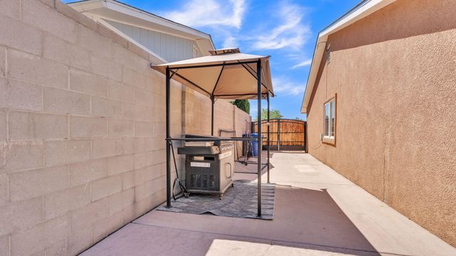 8217 Tina Drive NE, Albuquerque, NM 87109