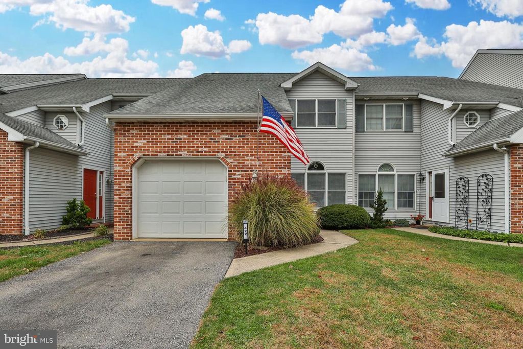 422 TAMARACK DR, Allentown, PA 18104