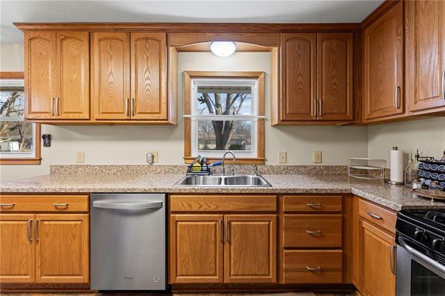 1411 S Willow Street, Ottawa, KS 66067