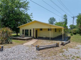 2348 Old Uniontown Road, Van Buren, AR 72956