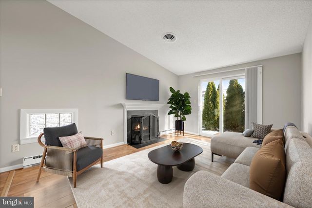 804 CHADWICK CIR, Frederick, MD 21701