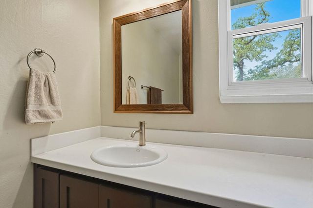 23235 Broadmoor Ct., Auburn, CA 95602