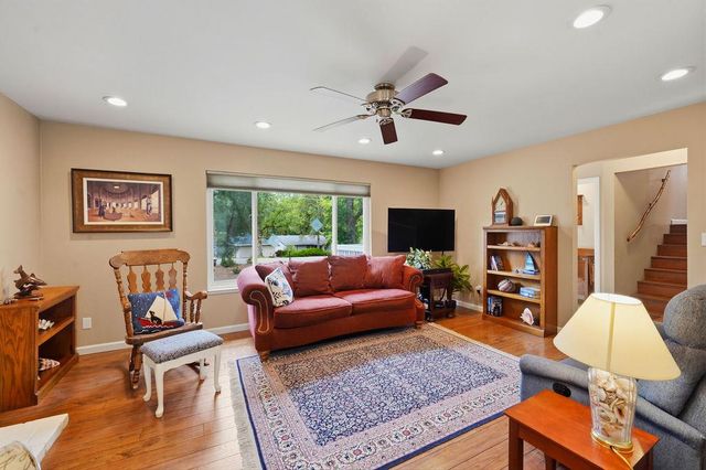 23235 Broadmoor Ct., Auburn, CA 95602