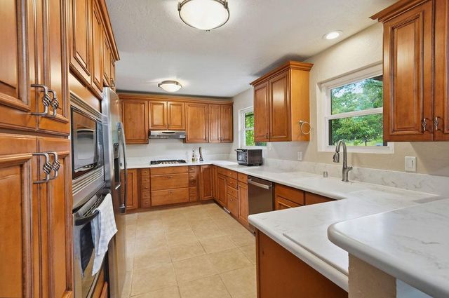 23235 Broadmoor Ct., Auburn, CA 95602