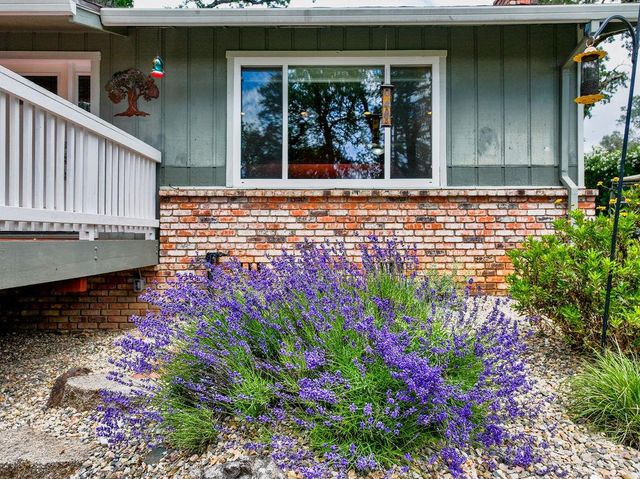 23235 Broadmoor Ct., Auburn, CA 95602