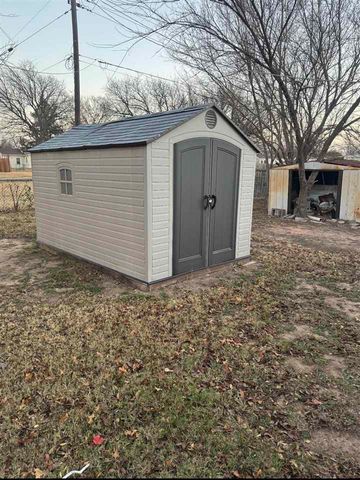 2817 SW I Ave, Lawton, OK 73505