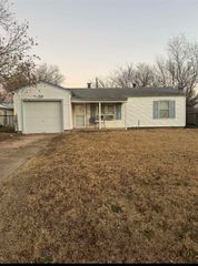 2817 SW I Ave, Lawton, OK 73505
