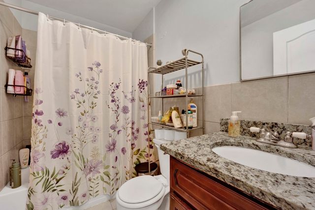 2456 N Hamlin Avenue 3N, Chicago, IL 60647