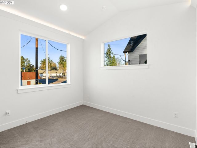 6205 Ne Stanton St, Portland, OR 97213