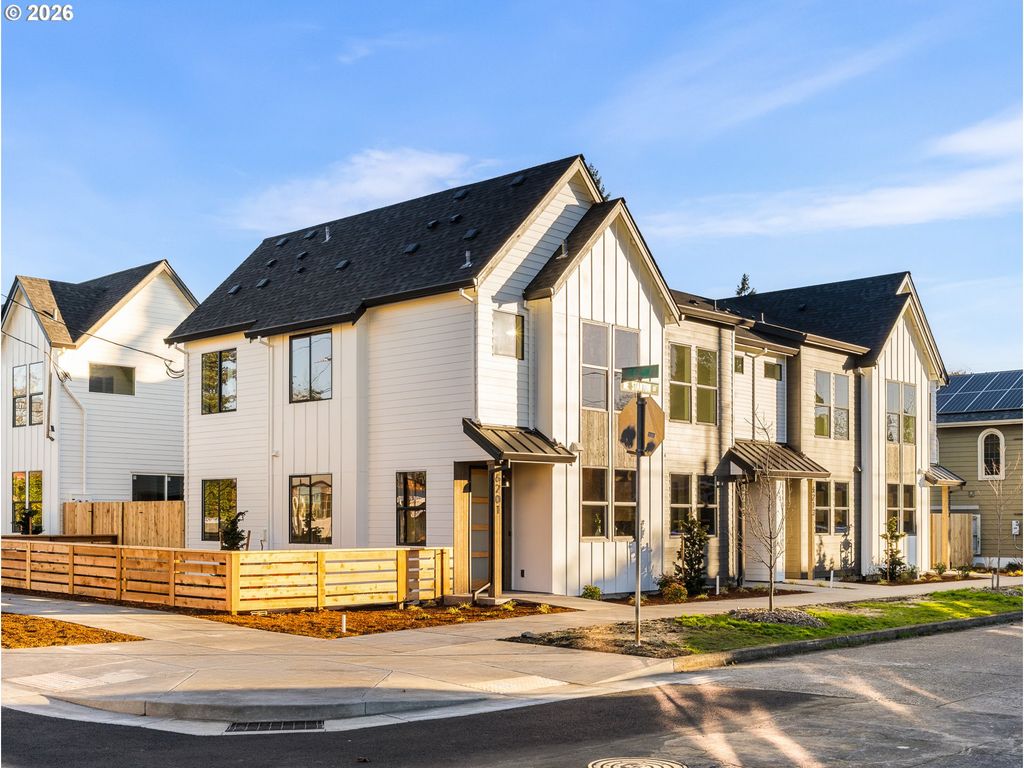 6205 Ne Stanton St, Portland, OR 97213