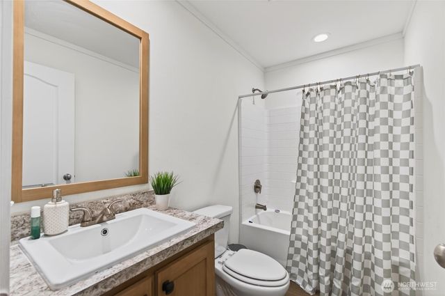 1369 Centralia Alpha Road, Chehalis, WA 98532