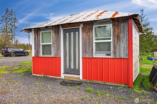 1369 Centralia Alpha Road, Chehalis, WA 98532