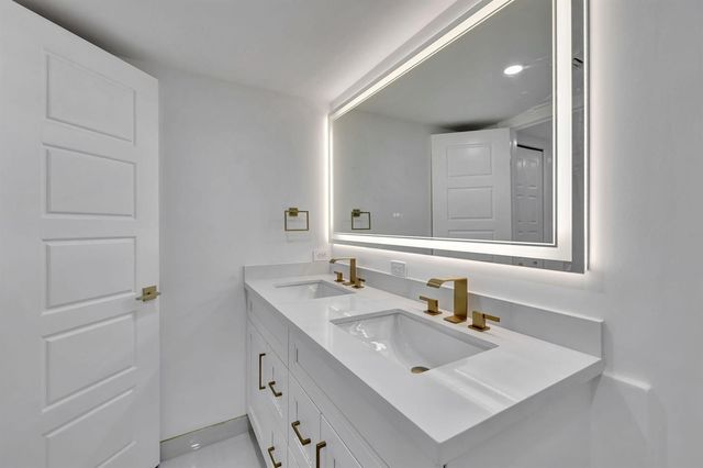 3100 N Palm Aire Drive 106, Pompano Beach, FL 33069