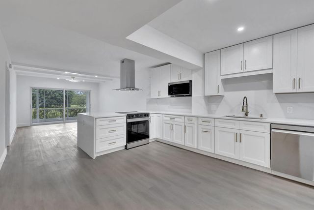 3100 N Palm Aire Drive 106, Pompano Beach, FL 33069