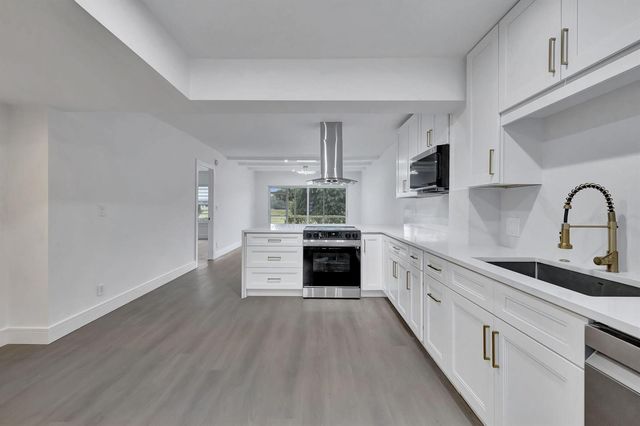 3100 N Palm Aire Drive 106, Pompano Beach, FL 33069