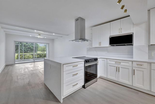 3100 N Palm Aire Drive 106, Pompano Beach, FL 33069
