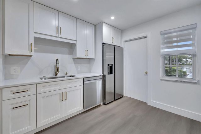 3100 N Palm Aire Drive 106, Pompano Beach, FL 33069