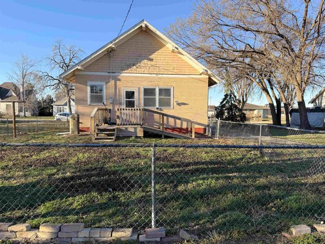 133 E 2nd St, Assaria, KS 67416
