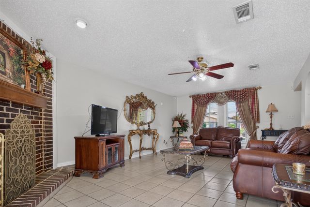 2224 Crockett Drive, Carrollton, TX 75006